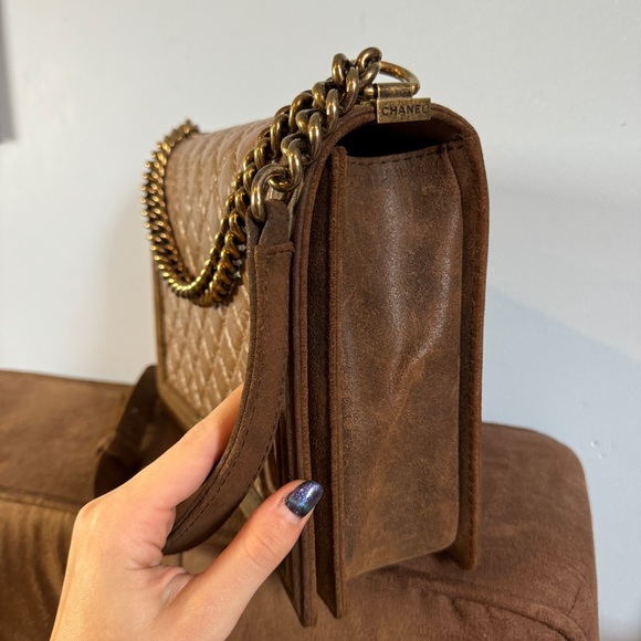 RARE Chanel Paris-Edinburgh Boy Flap Bag in Quilted Aged Calfskin With Nubuck - Picture 2 of 14